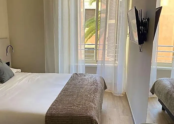 Honeycomb Hotel 3*